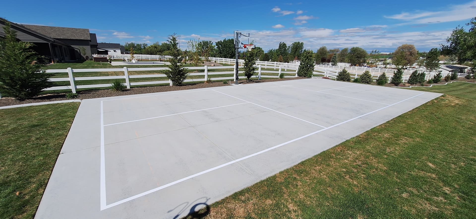 pickleball line striping on concrete